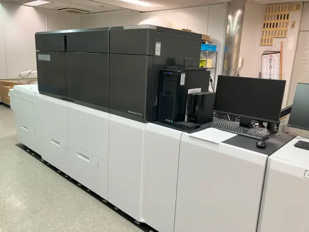 オンデマンド印刷機4色+特殊トナーの画像